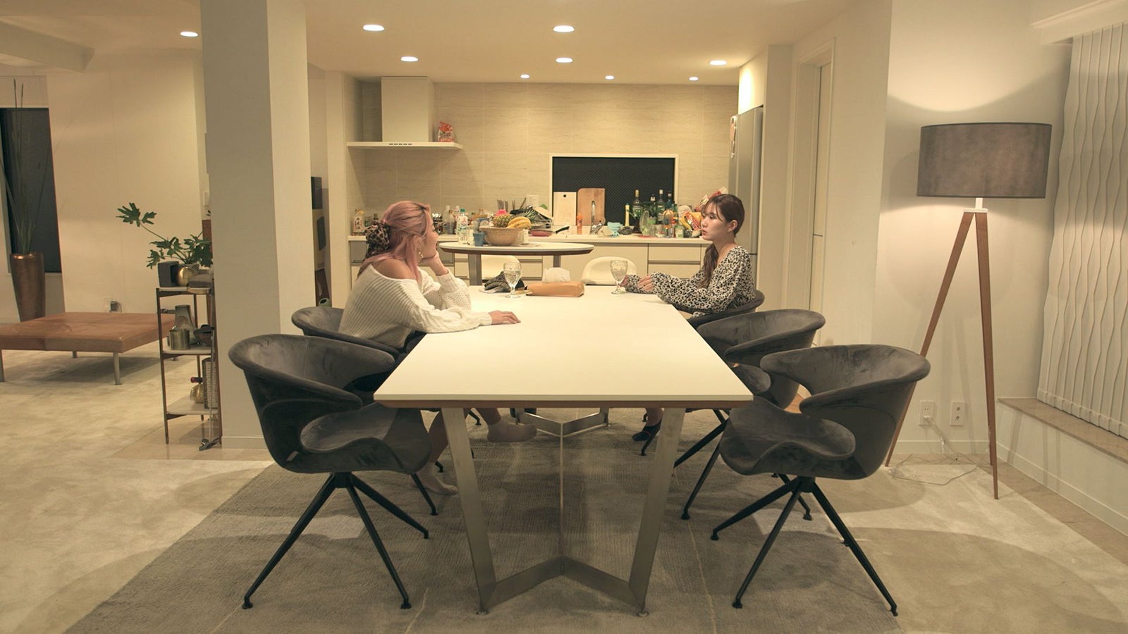 花、愛華「TERRACE HOUSE TOKYO 2019-2020」28th WEEK（C）フジテレビ／イースト・エンタテインメント