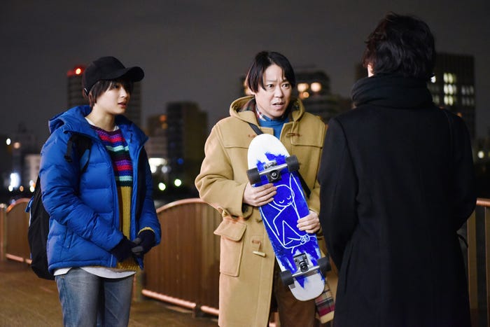 広瀬すず、阿部サダヲ/「anone」第4話より(C)日本テレビ