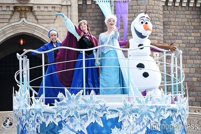 スペシャルプログラム（C）モデルプレス