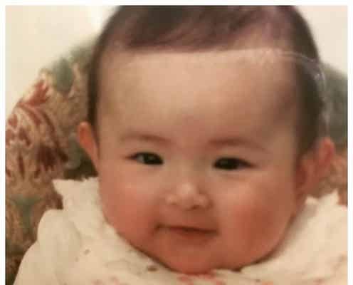 生駒里奈、誕生日に幼少期ショット公開「可愛すぎ」「すでに完成されてる」と反響