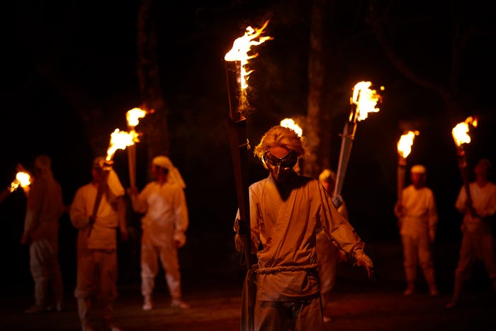 夏の火祭りの夜、思いがけない悲劇が襲う(C)ジョージ朝倉/講談社(c)2016「溺れるナイフ」製作委員会