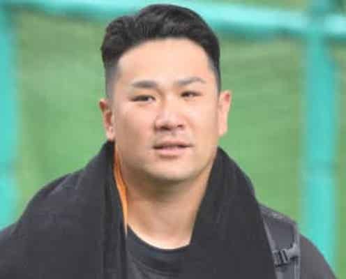 「幸せそうな笑顔」巨人・田中将大が37歳バースデー 家族からのお祝いに「最高です」黒のタンクトップにパーティー帽子