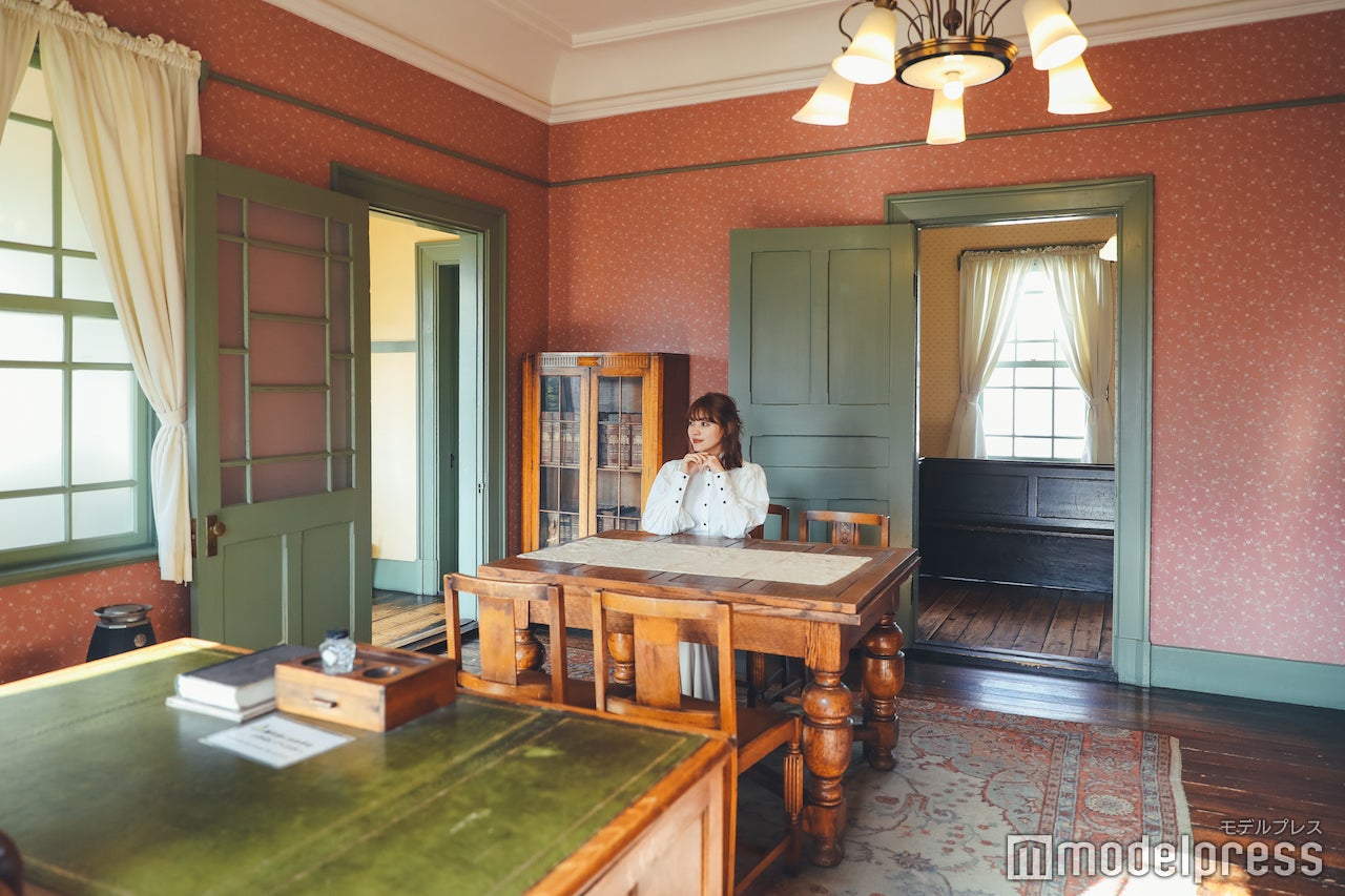 館内はピンクで彩られた可愛い壁やヨーロッパ風のインテリアがおしゃれ （C）モデルプレス