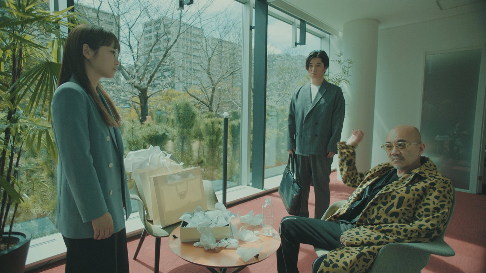 川栄李奈、千葉雄大、竹中直人「ダメマネ！ ―ダメなタレント、マネジメントします―」（C）日本テレビ