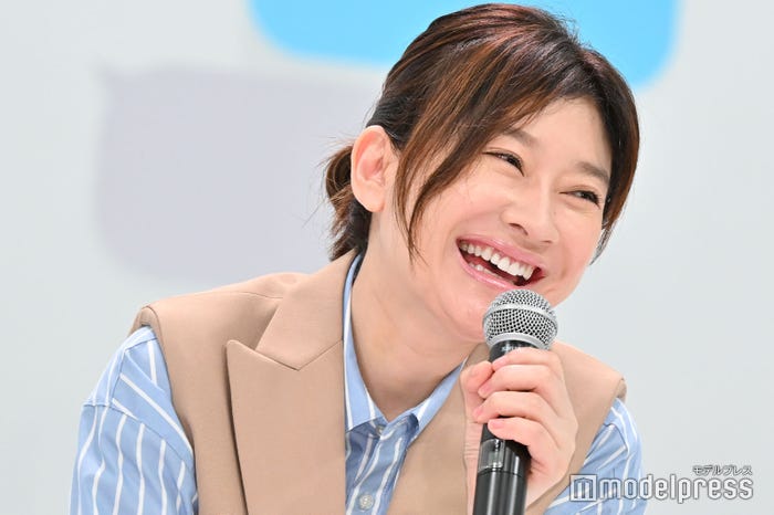 篠原涼子(C)モデルプレス