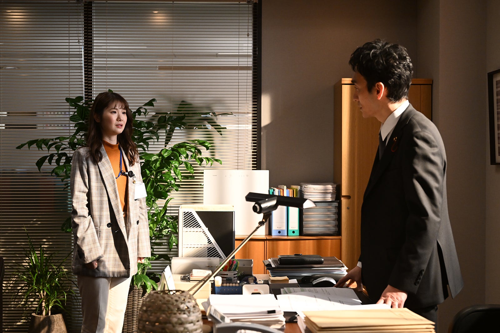 小野花梨、草なぎ剛 「罠の戦争」最終話より（C）カンテレ