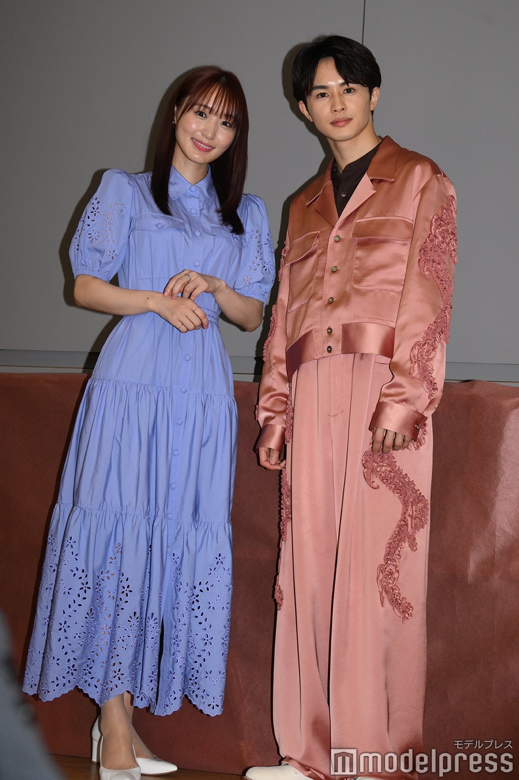 菅井友香、草川拓弥（C）モデルプレス