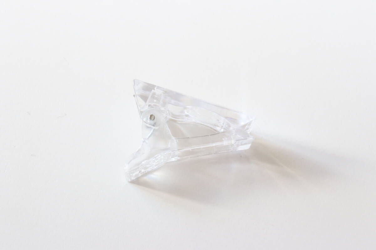 ダイソーのカーブがあるネイルクリップ