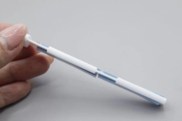 ダイソー　スティック型付箋ケース（スリム）　厚み