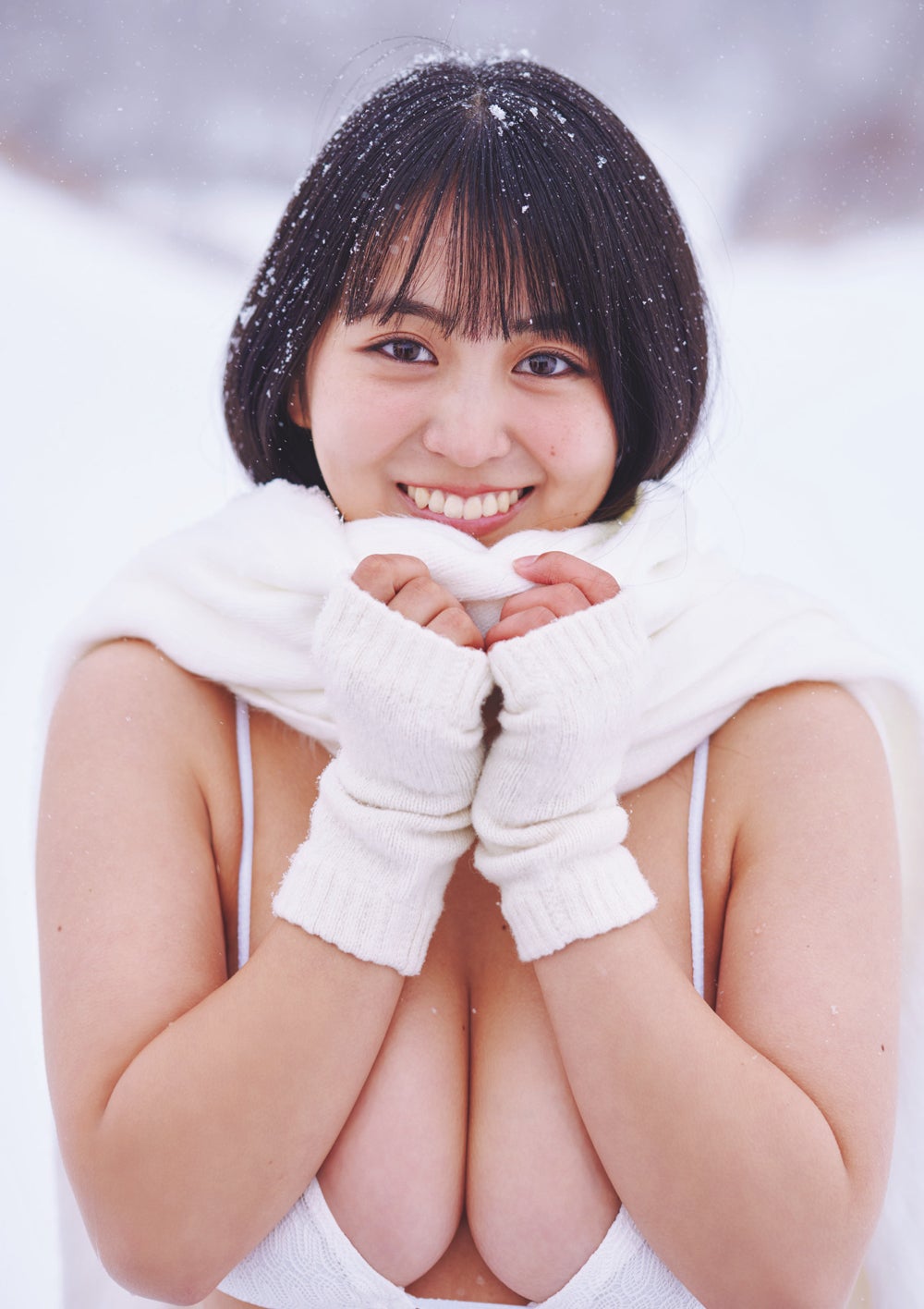 福井梨莉華、北の大地で“奇跡のボディ”大胆披露「週プレ」表紙飾る