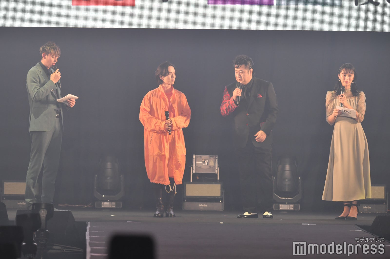 （C）モデルプレス