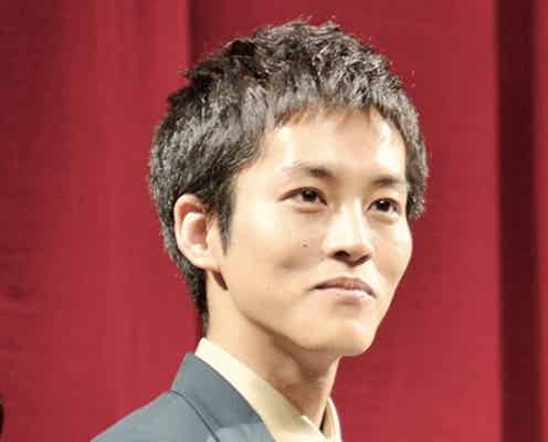 松坂桃李「ゲスの極み」史上初の“チャラ男”役で前貼り初体験