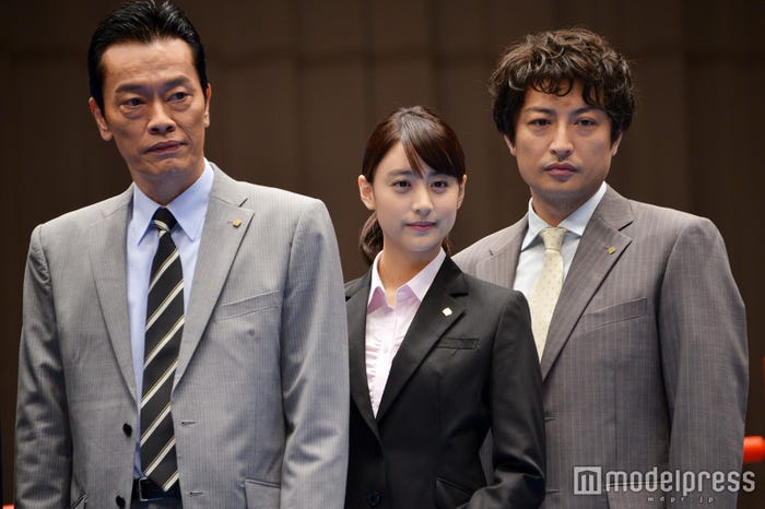 (左から)遠藤憲一、山本美月、山内圭哉/記者会見より(C)モデルプレス