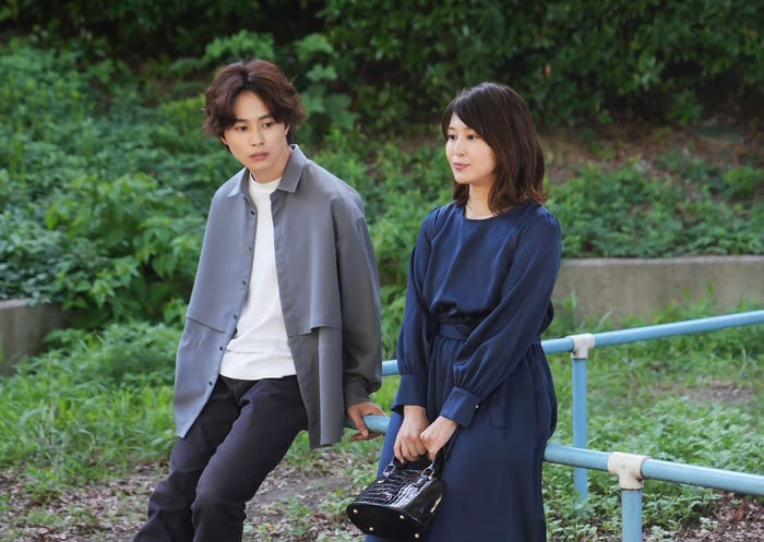 草川拓弥、佐津川愛美「サブスク不倫」第3話より(C)「サブスク不倫」製作委員会・MBS