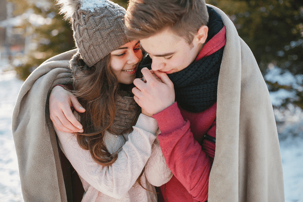 幸せな気分に浸れる オススメな ハグするタイミング 4つ モデルプレス