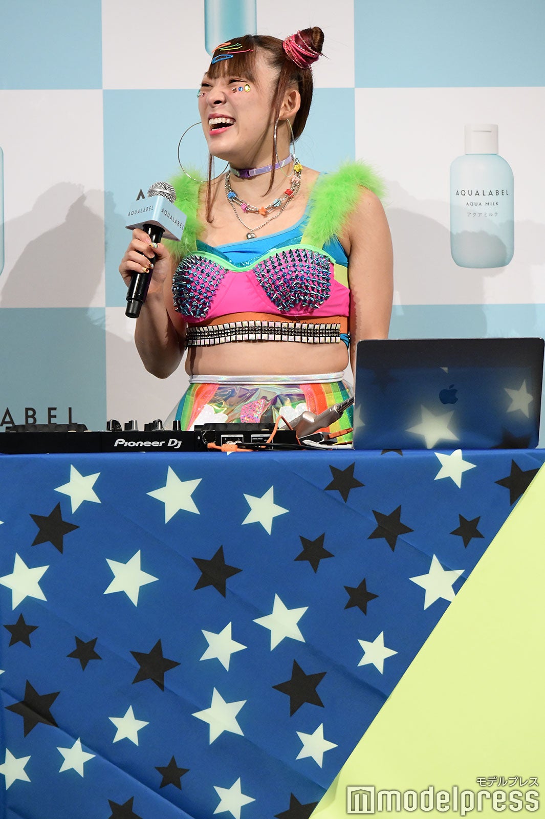 フワちゃん、DJに挑戦（C）モデルプレス