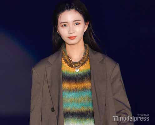 岡崎紗絵、ミニ丈でスラリ美脚披露 デコ出しヘアも新鮮<GirlsAward 2019 A/W>