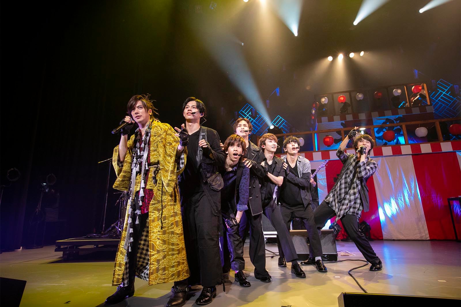 DAIGOと超特急（写真：米山三郎、深野輝美、冨田望）