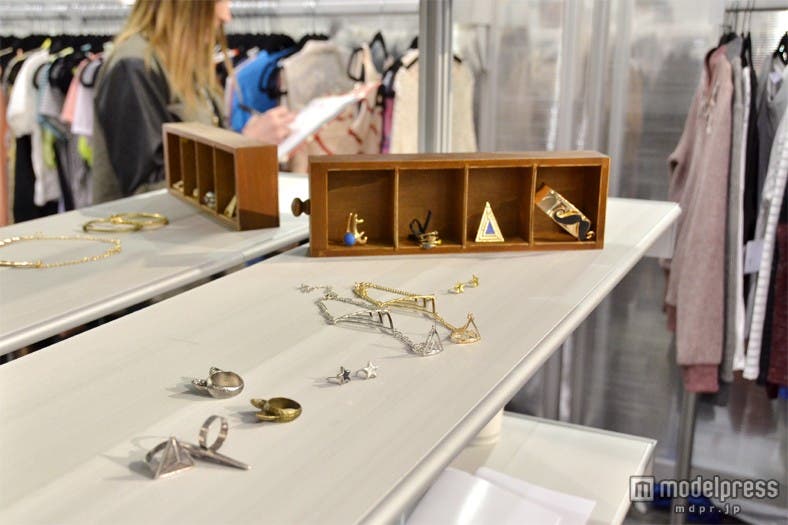 「LUCCA COUTURE」の新作(「MAGIC」2013S/Sにて)