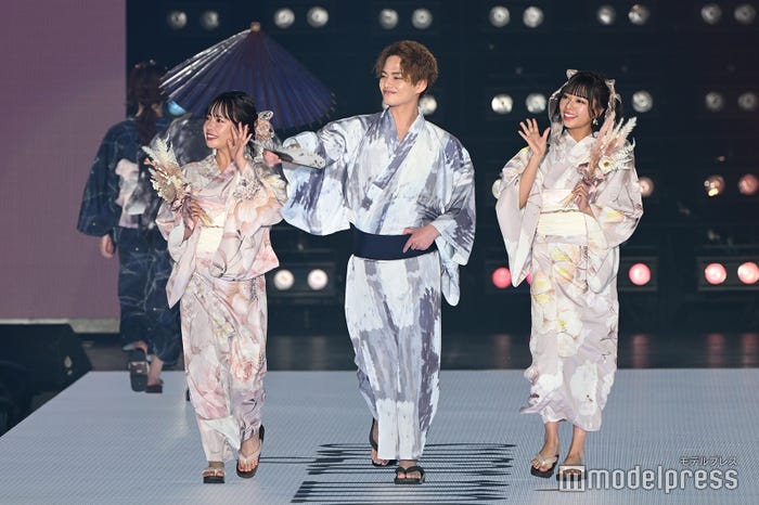 山田菜々、中山優馬、山田寿々(C)モデルプレス