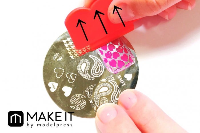 100アイテム ネイルスタンプの魅力に迫る プロ級デザインが ポンッ で実現 モデルプレス 100アイテム ネイルスタンプの魅力に迫る プロ級デザインが ポンッ で実現 モデルプレス