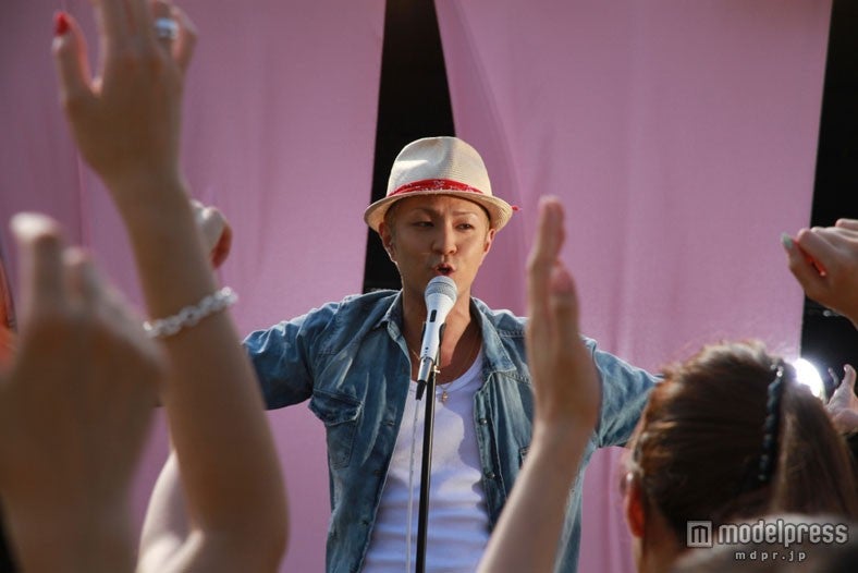 プリンセス プリンセス「世界でいちばん熱い夏」をカバーしたAAA浦田直也