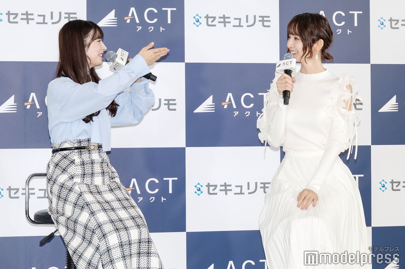 武藤十夢、篠田麻里子（C）モデルプレス