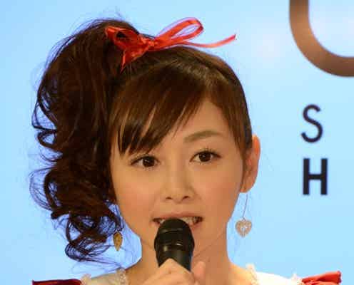 杉原杏璃、Gカップ美バストをチラリ エプロン姿で…