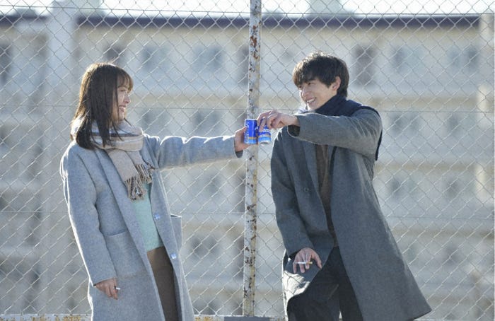 内田理央、小関裕太/「来世ではちゃんとします」第8話より(C)「来世ではちゃんとします」製作委員会