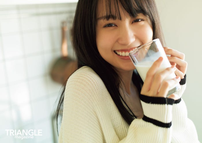 「TRIANGLE magazine 01」賀喜遥香、SHOWROOM限定特典ポスター(講談社)撮影/中村和孝