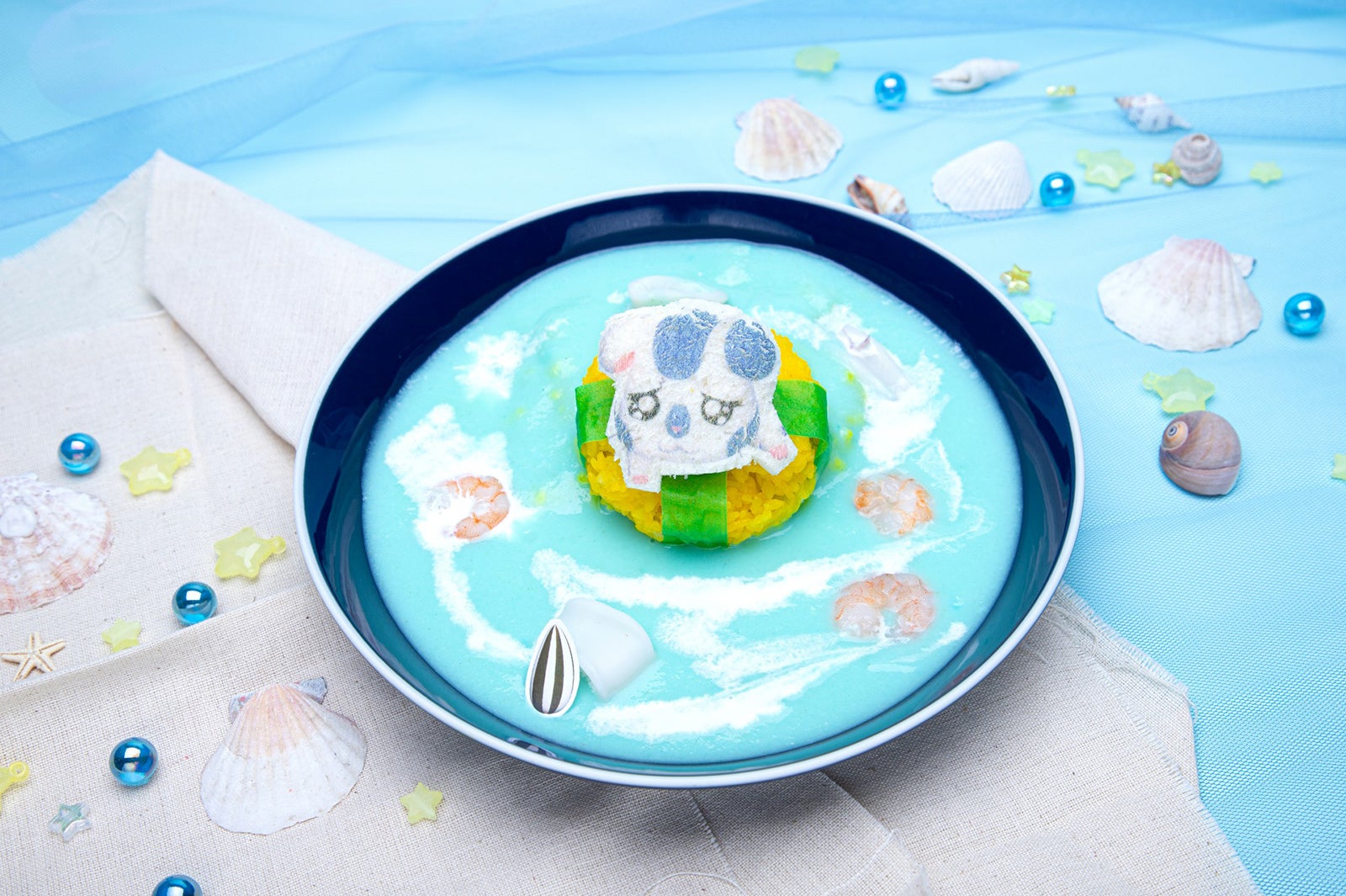 タネを落としたですぅ～ こうしくん海カレー　1,499円（C）河井リツ子／小学館