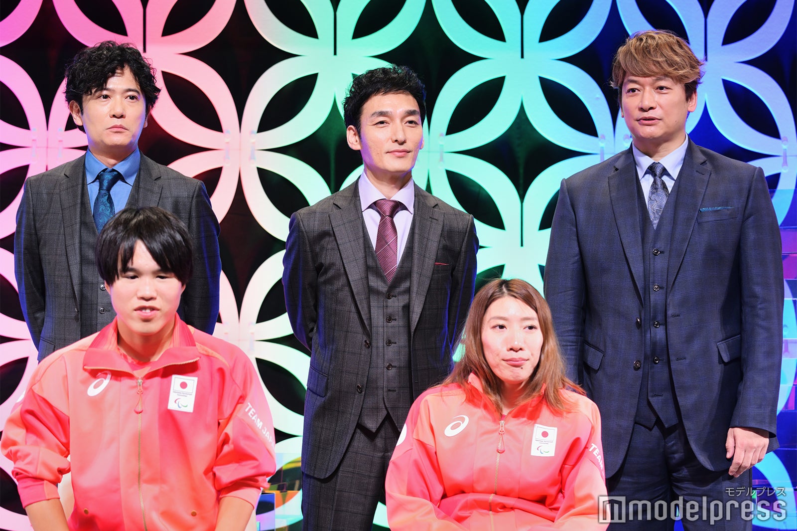 （上段左から）稲垣吾郎、草彅剛、香取慎吾（下段左から）平林太一、倉橋香衣（C）モデルプレス