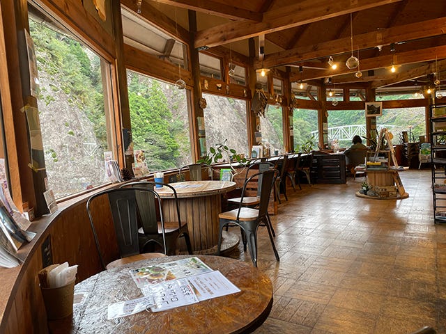 天然記念物を眺めながら食事ができる？和歌山でみつけた「道の駅」