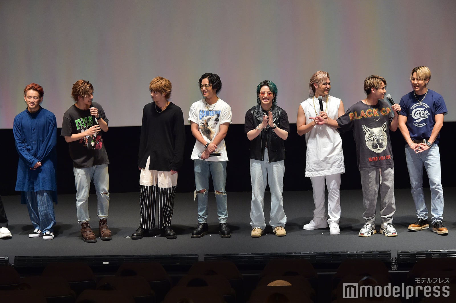 （左から）浦川翔平、岩谷翔吾、吉野北人、川村壱馬、山本彰吾、与那嶺瑠唯、神谷健太、RIKU （C）モデルプレス