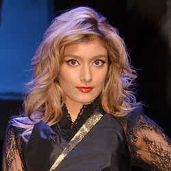 モデルプレス - ローラ、SEXYドラキュラに変身「すっごくいい気分」