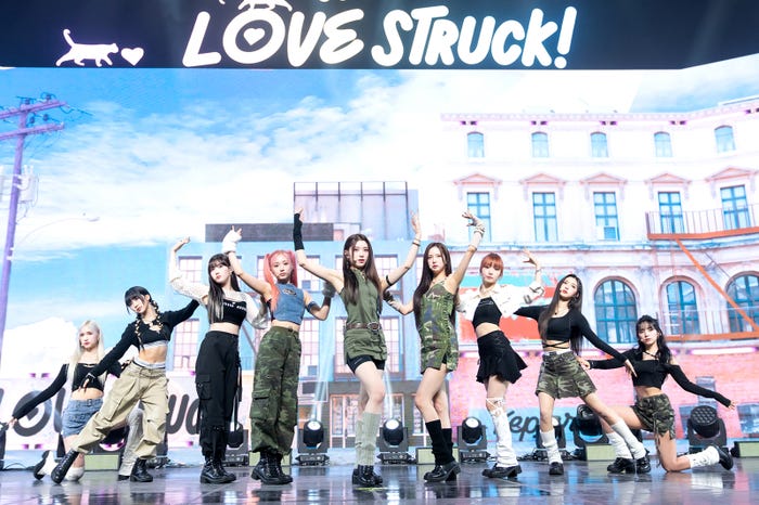 Kep1er(C)WAKEONE/SWING ENTERTAINMENT