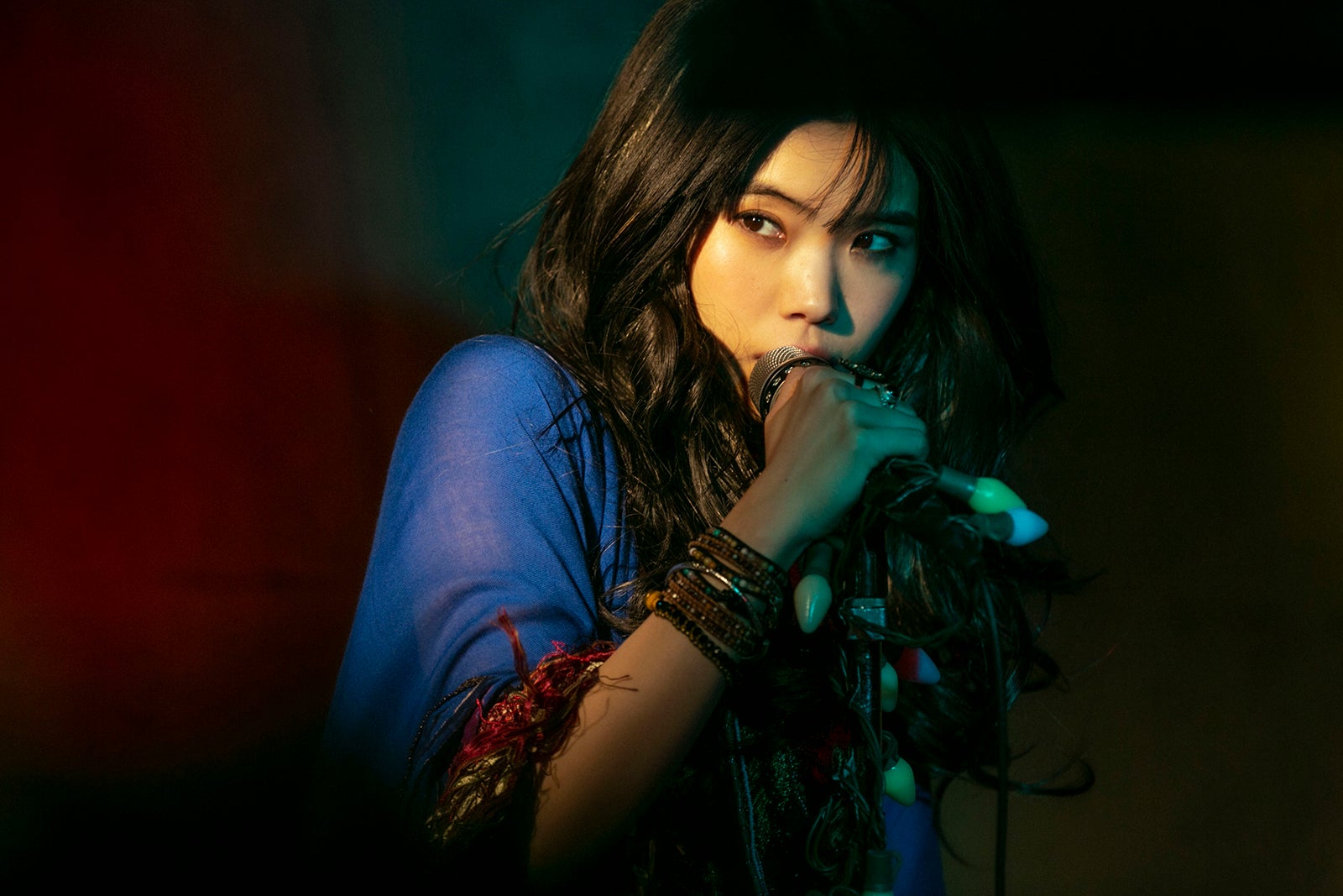 アイナ・ジ・エンド／Photographed by Leslie Kee