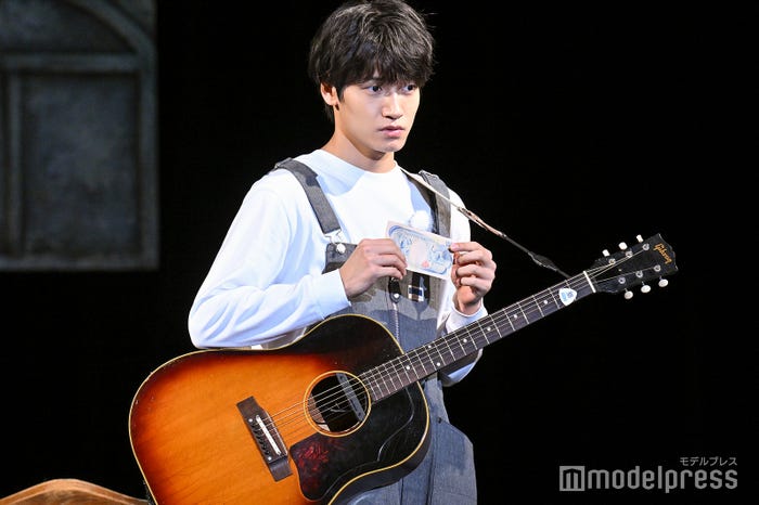 佐野晶哉(C)モデルプレス