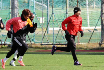 三浦知良 去就「年内に結論」 決定ポイントは「すべてのバランス」 調整の困難にも「どこにでもしっかり合わせていける」