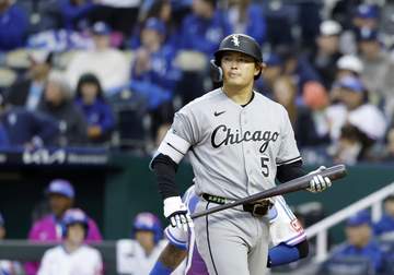 村上宗隆 申告敬遠に本拠地が大ブーイング ABSチャレンジ成功→カウント3ボールから勝負避けられる 後続の適時打で1点差に