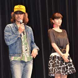 (左から)三木聡監督、加瀬亮