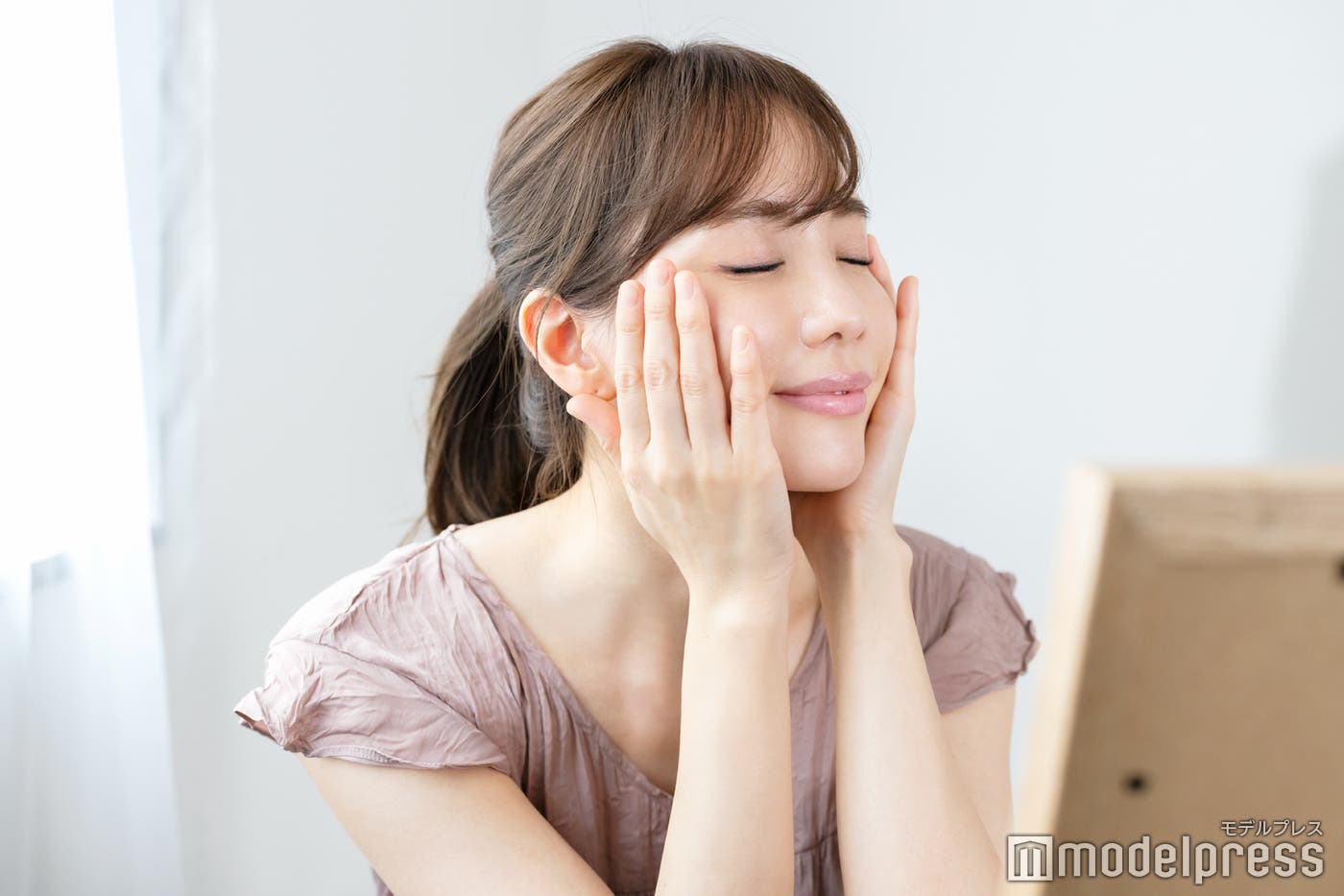 (C)モデルプレス
