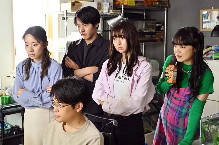 (左から時計回り)井之脇海、大西礼芳、赤楚衛二、上白石萌歌、古川琴音「ペンディングトレイン―8時23分、明日 君と」(C)TBS