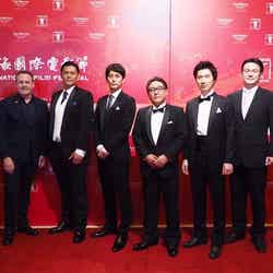 平岡祐太（左から4番目）ら上海国際映画祭にて