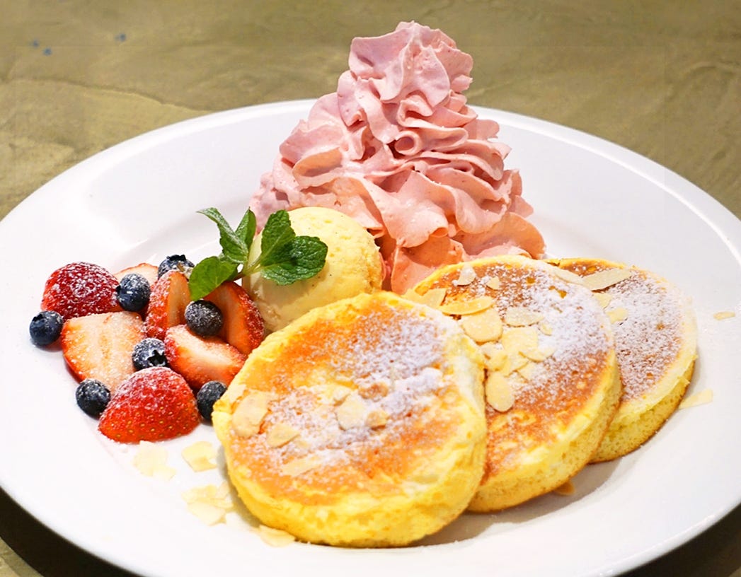 メレンゲたっぷりのふわとろ食感!表参道「hanami」に世界のパンケーキが登場