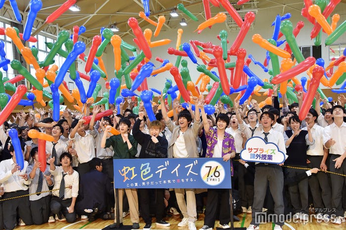 (キャスト陣前列左から)高杉真宙、佐野玲於、中川大志、横浜流星 (C)モデルプレス