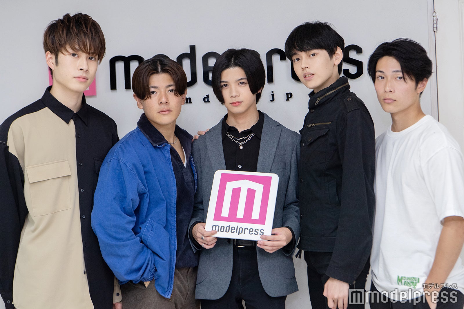 （左から）浜口翔伍さん、秦崚馬さん、西山真弘さん、藤光竜大朗さん、浅尾洋佑さん「ミスターSFC2022」ファイナリスト（C）モデルプレス