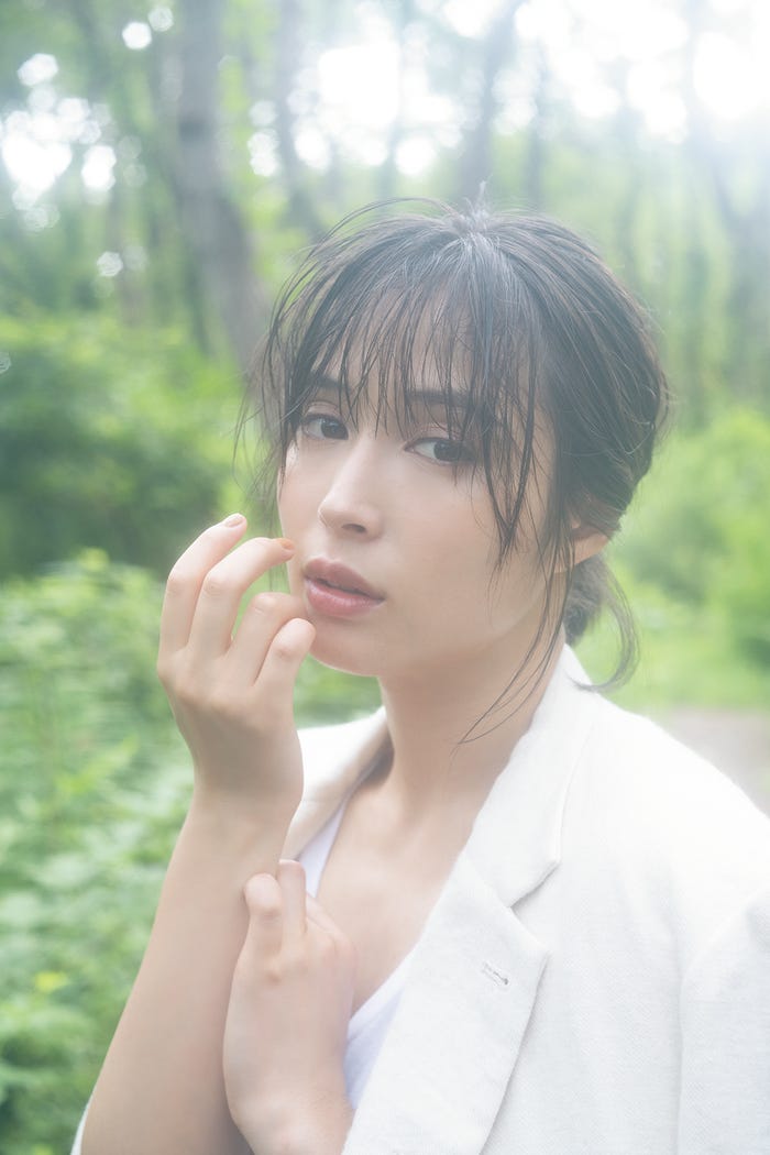 「広瀬アリスカレンダー2020<壁掛けタイプ>」(東京ニュース通信社刊)