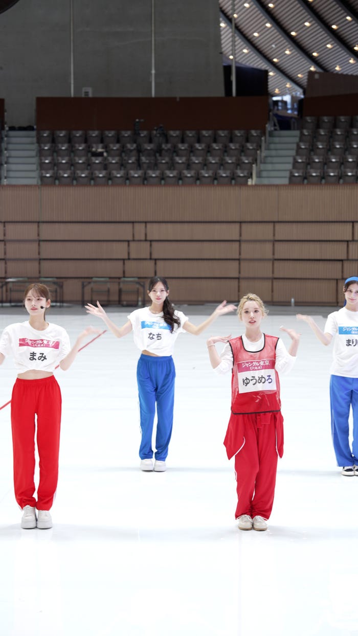 (左から)まみ「ジャングル東京」、なち「ジャングル銀座」、ゆうめろ「ジャングル東京」、まりぃ「ジャングル銀座」(提供写真)