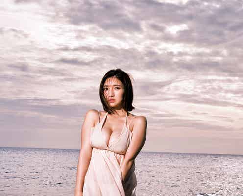 三田悠貴、大人の色気溢れる “ふわぽよ”バストに釘付け